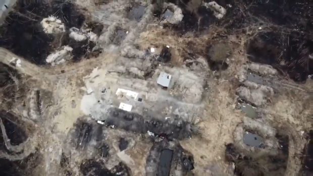 Imagini din dronă: rușii au săpat tranșee în Pădurea Roșie, o zonă foarte radioactivă de la Cernobîl