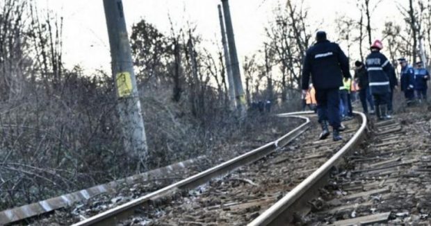 O femeie a murit lovită de tren într-o stație din Cluj. Mecanicul a alertat poliția