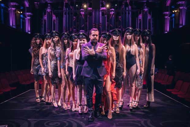 Celebrul hairstylist Mounir vine în România!