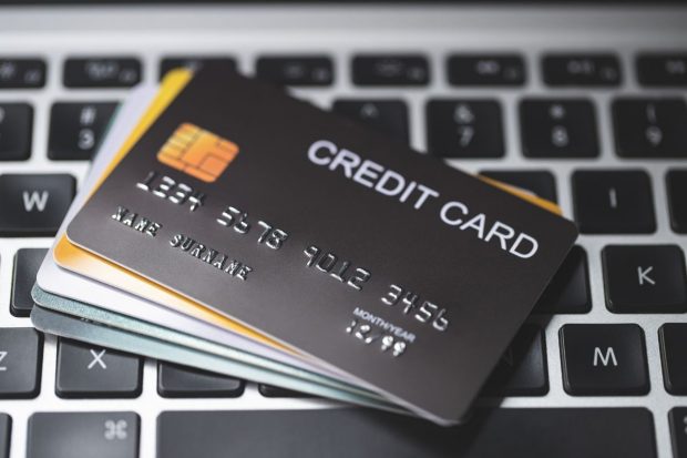 Cum îți alegi un card de credit?