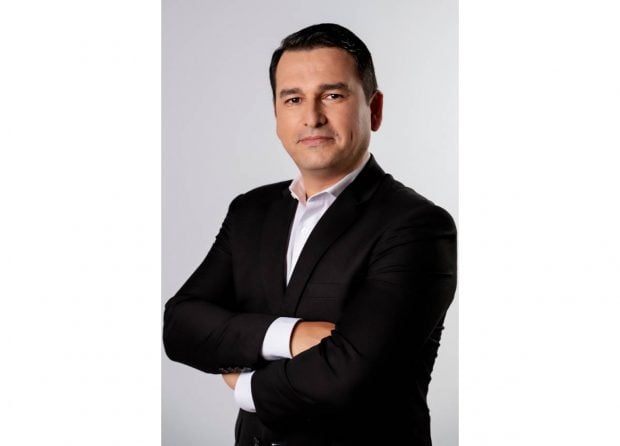 Altex introduce transport gratuit la comenzile online