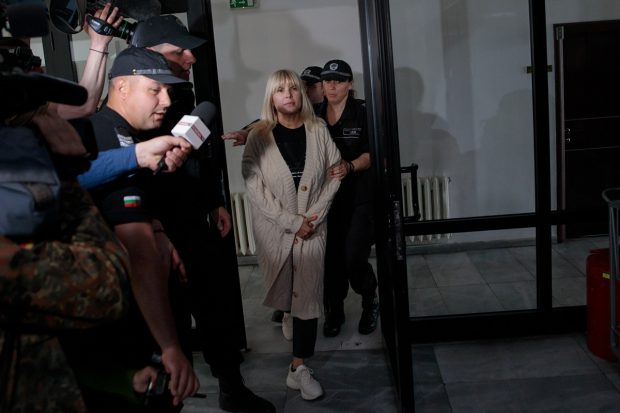Elena Udrea îi cere garanții ministrului justiției: Dacă le primesc, „vin singură în România”