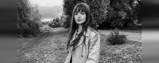 „Bunicul s-a născut în buncăr și a murit tot acolo. Mă rog ca bunica să reziste”. O adolescentă povestește cum a fugit din calea bombelor