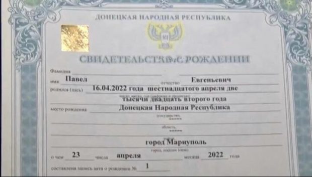 Nou-născuții din Mariupol primesc certificate de naștere ale autoproclamatei Republici Populare Donețk
