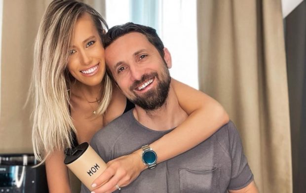 Gabriela Prisăcariu, criticată după ce a ieșit în club și l-a lăsat pe Dani Oțil cu copilul acasă: „Nu ne mai salvează nimeni și nimic”