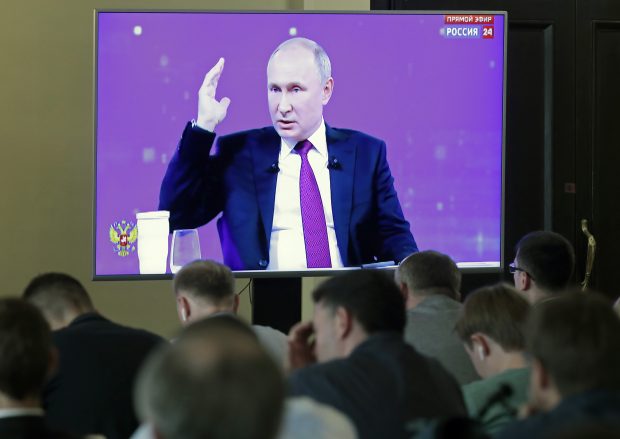 BBC: În Rusia nu se mai aude decât vocea lui Putin. Ce justificări și explicații aberante a găsit propaganda Kremlinului pentru război