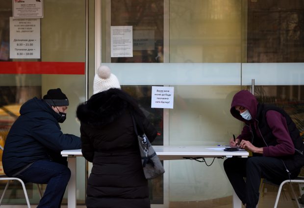 Premierul Bulgariei le cere concetățenilor săi să-și doneze salariul pe o lună pentru Ucraina