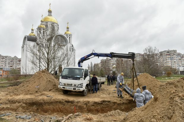 Ucraina lansează o campanie de prindere a 10 militari ruși acuzați de crime de război la Bucha. Ce șanse au să fie judecați
