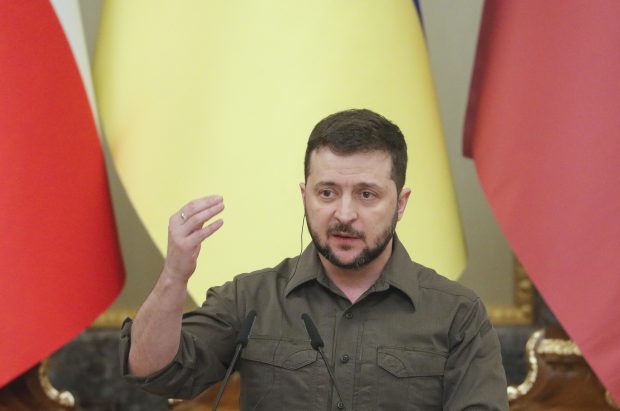 Mii de civili, blocați în Mariupol, spune Zelenski: „Nu e război, ci operațiune teroristă a Rusiei”