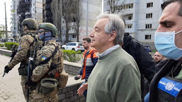 Guterres s-a întâlnit cu Zelenski la Kiev: ONU „face tot posibilul” pentru a evacua oamenii de la oțelăria din Mariupol
