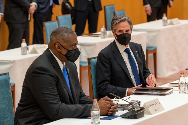 Şeful diplomaţiei americane şi șeful Pentagonului, în vizită la Kiev de Paștele ortodox, anunță Zelenski