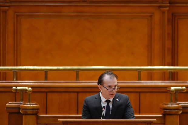 VIDEO. Greșeala lui Florin Cîțu în cuvântul său din Parlament înaintea discursului lui Zelenski: „Onorată instanță!”