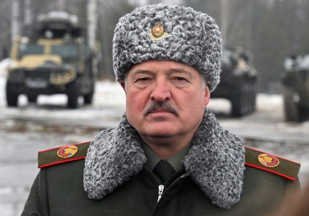 EXCLUSIV. Un jurnalist din Belarus explică ce se întâmplă la Minsk: „Lukașenko nu va trimite armata în Ucraina. Partizanii noștri au demontat calea ferată ca să oprească ofensiva rusă”