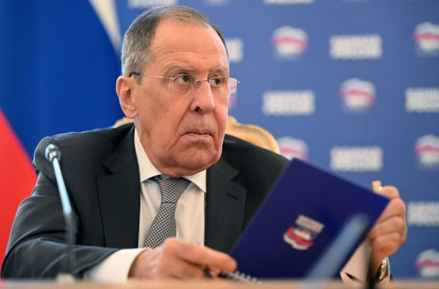 VIDEO. Amenințare fără precedent a lui Lavrov: intervievat de un ziarist dintr-o țară nucleară, el spune că Rusia nu va folosi bomba atomică „în această etapă”