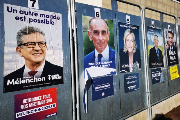 Alegerile din Franța și șansa ratată la mustață a stângii. Câteva cuvinte despre ce reprezintă Macron și Marine Le Pen