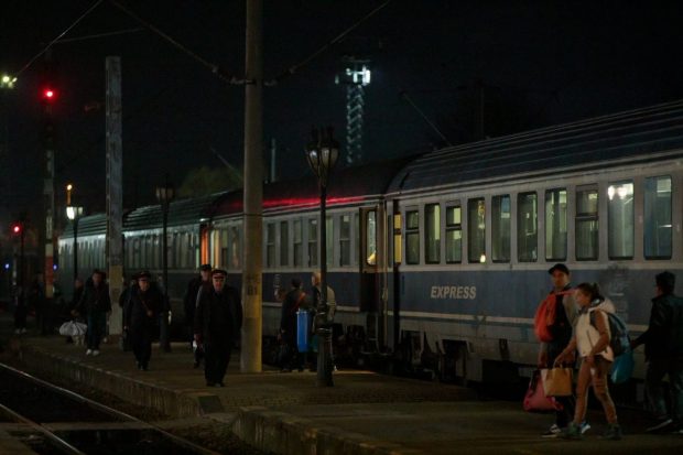 REPORTAJ din gara Suceava. În noaptea de Înviere, 10 refugiați s-au urcat în tren și s-au întors acasă: „Oamenii ne-au spus că suntem nebuni să mergem acum în Ucraina. Dar inima…”