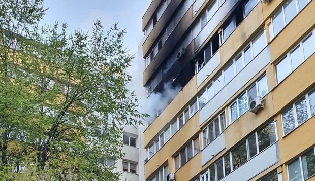 Incendiu la etajul 7 într-un bloc din București. Trafic oprit în zona Doamna Ghica