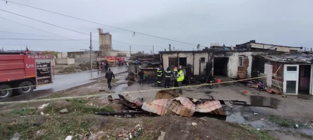 Patru copii și părinții lor au murit într-un incendiu care le-a mistuit casa, în Turda. Singurul supraviețuitor, un băiat de 14 ani