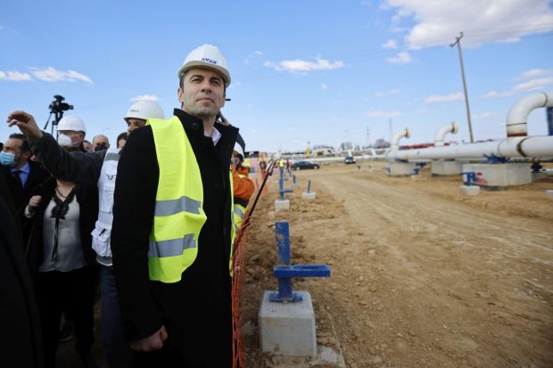 Rusia a oprit livrările de gaz către Bulgaria chiar înainte de vizita premierului Petkov la Kiev. Sofia are stocuri pentru o lună. Ce urmează după?