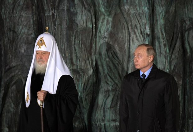 Cum i-a divizat războiul lui Putin, binecuvântat de patriarhul Kiril, pe credincioșii ortodocși din întreaga lume