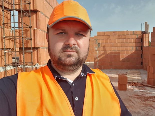 REPORTAJ. Minunile unui preot dintr-un sat din Teleorman și lecția de viață și de credință pe care a primit-o de la un copil de 15 ani: „Pe tati l-a luat Domnul la El”