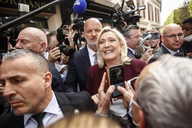 Alegeri Franța | Macron își schimbă strategia împotriva lui Le Pen: „Nu poți lupta cu extrema dreaptă dând lecții de morală alegătorilor săi”