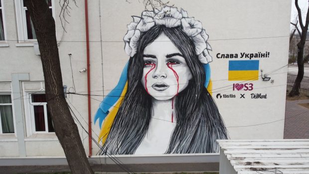 Artista ucraineană care a inspirat pictura de pe Liceul Mihai Bravu din București: „Am uitat cum e să trăiești și să nu-ți fie frică”