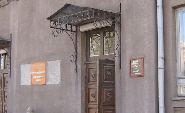 Rușii au scos din muzeele din Mariupol picturi originale, icoane și alte exponate valoroase, spune consilierul primarului