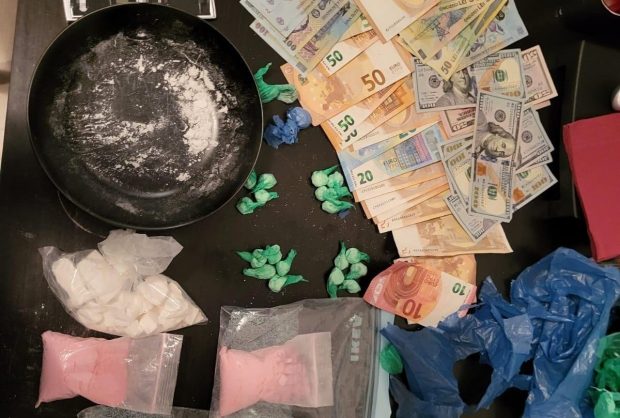 Traficanți de droguri la un festival din Mamaia. DIICOT a deschis dosar penal