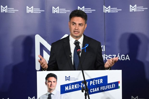 EXCLUSIV. Liderul opoziției maghiare, Péter Márky-Zay, încearcă să pună capăt erei Viktor Orbán duminică: „Nu mai putem susține cel mai corupt guvern din istoria Ungariei”. Ce mesaj are pentru maghiarii din România