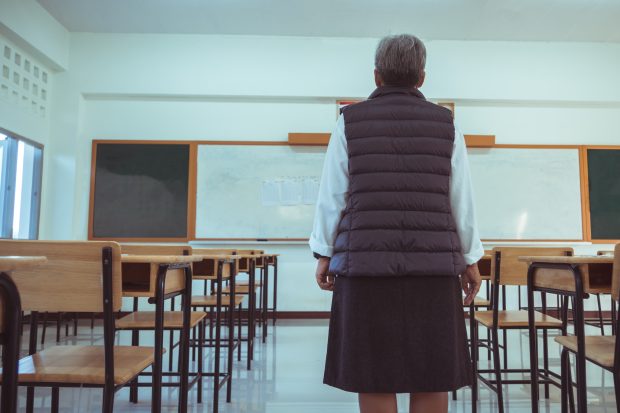 Ce spune o directoare despre o profesoară care și-a lovit elevii: „E greu din afară să vezi situația în care suntem noi puși în fața părinților și a copiilor”