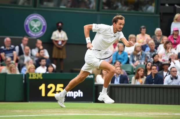 „Este inadmisibil ca sportivii să fie ținuți ostatici”. Kremlinul critică dur eventuala excludere a jucătorilor ruși de la Wimbledon