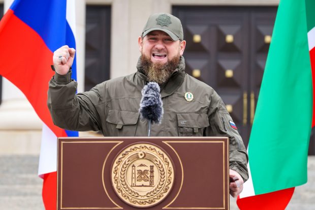 Ramzan Kadîrov anunță „eliberarea” unui sat pe care prorușii îl controlau din 2014