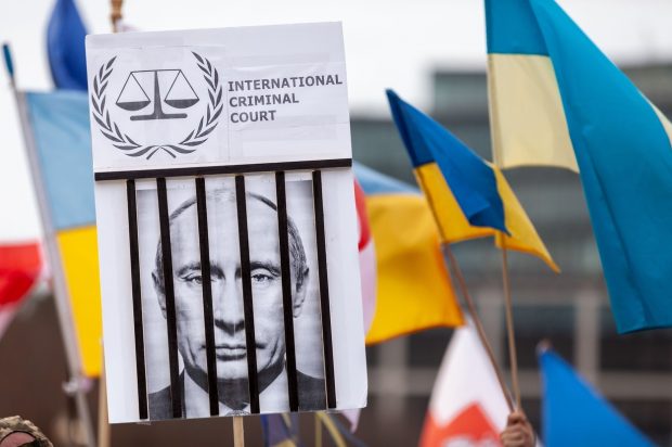 Mandat internațional de arestare pe numele lui Vladimir Putin, cerut de un fost procuror pentru crime de război