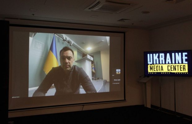 Consilierul lui Zelenski amenință Moscova cu bombardamente, dacă vor fi atacate clădirile guvernamentale din Kiev