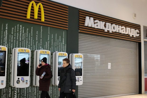 Pierderi de 127 de milioane de dolari pentru McDonald’s, după închiderea restaurantelor din Rusia și Ucraina