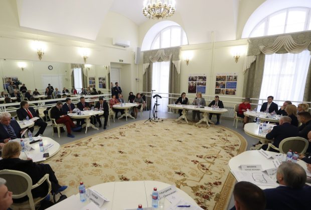 Regimul Putin a oprit și apariția unei reviste de știință. „În cercetare vom ajunge ca acum 30 de ani”, avertizează un profesor din Rusia
