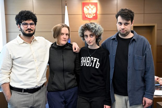 Fără frică. Ce a spus în fața judecătorilor o studentă din Rusia, arestată la domiciliu de un an de zile, care are voie să iasă din casă doar între 8 și 10 dimineața