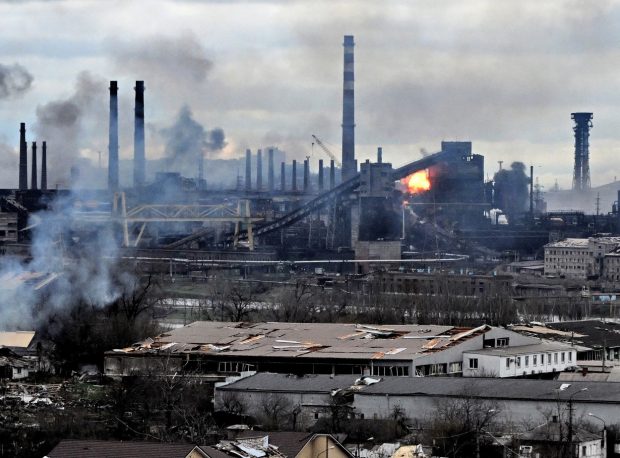 LIVETEXT Război în Ucraina, ziua 55 | Fabrica din Mariupol unde s-au adăpostit soldații ucraineni, aproape distrusă. „Sunt și civili sub dărâmături”