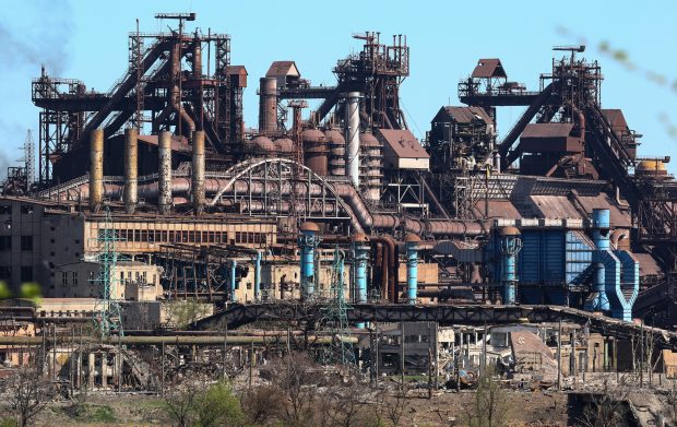 Ucraina plănuiește vineri o „operațiune” de evacuare a civililor blocați în uzina Azovstal