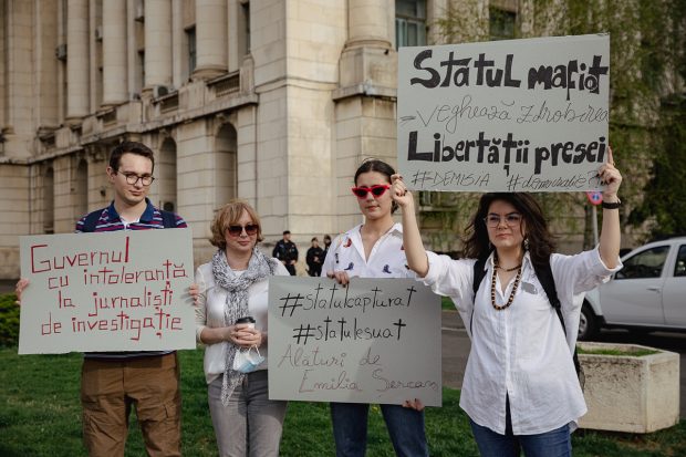 Reportaj. Ce înseamnă acțiunea de kompromat a jurnalistei Emilia Șercan: „Riscăm să ne pierdem și puțina democrație pe care o avem”
