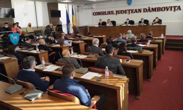 Consiliul Județean Dâmbovița a dat presei din județ 200.000 de lei. Unul dintre site-urile de știri a făcut și dezinfecție pentru CJ
