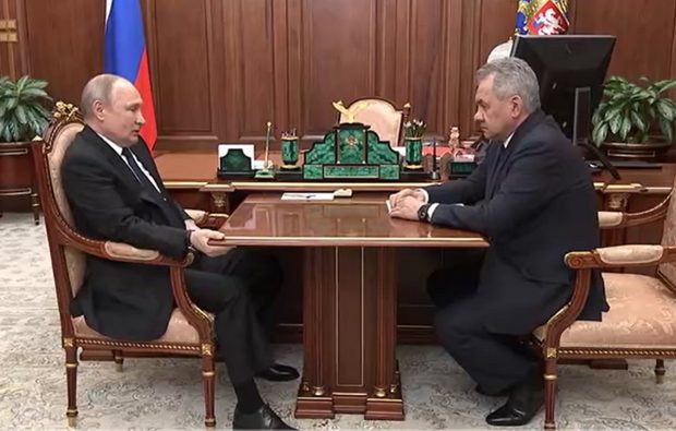 VIDEO | Putin a ordonat oprirea asaltului uzinei Azovstal ca să-și protejeze soldații, considerând eliberarea Mariupolului „un succes”