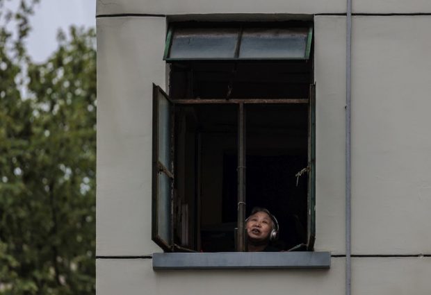 „Am intrat într-o gaură neagră”. Un locuitor din Shanghai descrie efectele măsurilor draconice impuse de autorități