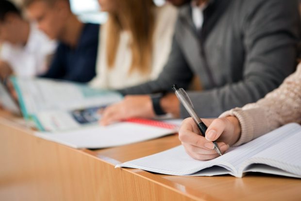 Încep înscrierile la Evaluarea Națională 2022. Calendarul examenelor
