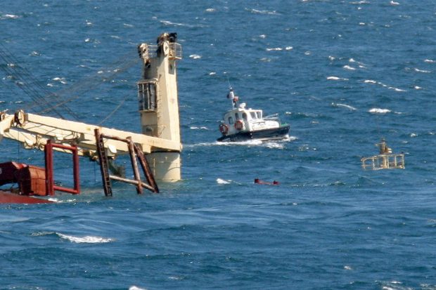 Vas cu 1.000 de tone de petrol la bord, scufundat în Mediterană, în apele Tunisiei. Țara cere ajutor internațional pentru prevenirea unui dezastru ecologic