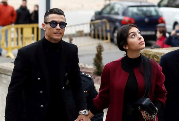 Cristiano Ronaldo a anunțat că băieţelul pe care îl aştepta împreună cu Georgina a murit
