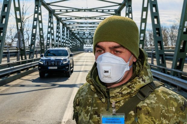 General ucrainean dezertor. A încercat să treacă granița cu documente falsificate: era simplu soldat și fusese declarat inapt combatant