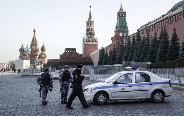 Fostul vicepreședinte al Gazprombank, soția și fiica de 13 ani, găsiți morți în apartamentul din Moscova. Ipoteza autorităților