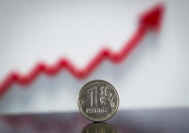 Rubla rusească s-a consolidat în raport cu euro, atingând maximul din ultimii doi ani